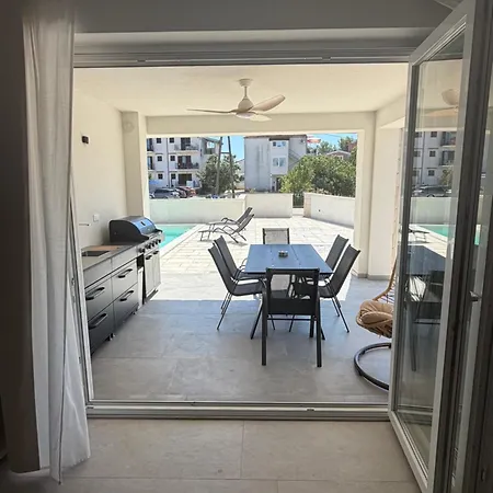B&s Villa *